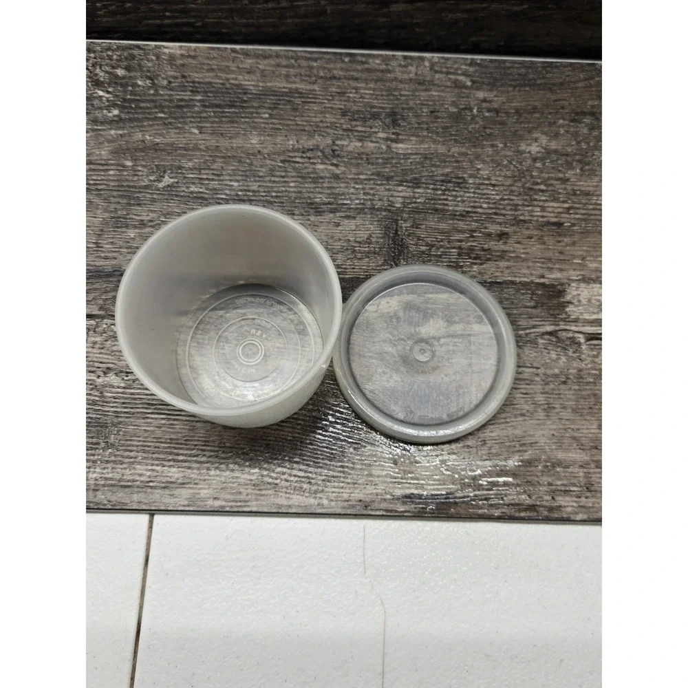Vintage Tupperware Container #123-6 With‎ A #297-29 Lid Tupper Seal Round
